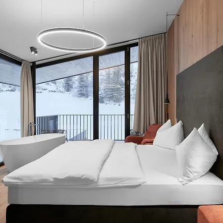 White Pearl By Myalps *